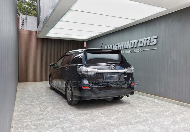 Toyota Wish 2013 Black