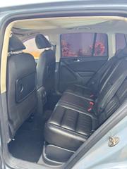 Volkswagen Tiguan SE 2010 Gray for sale