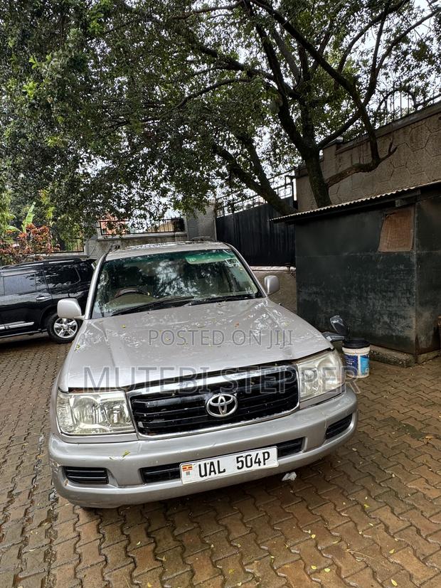 Toyota Land Cruiser Prado 2000 Silver