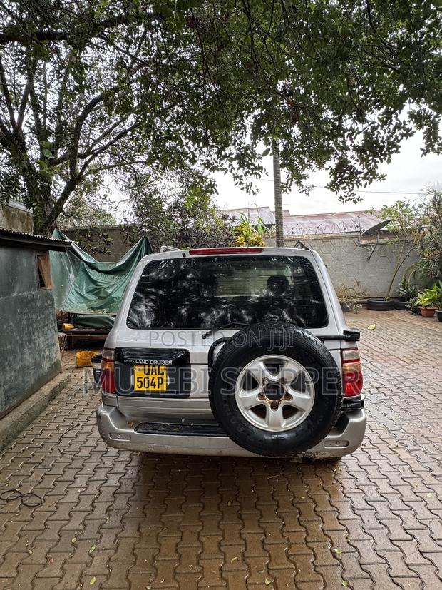 Toyota Land Cruiser Prado 2000 Silver