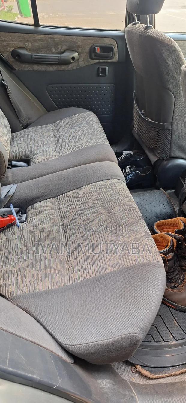 Toyota RAV4 Base FWD 1999