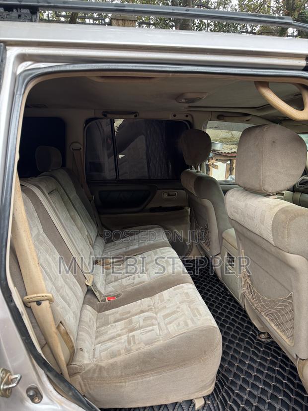 Toyota Land Cruiser Prado 2000 Silver