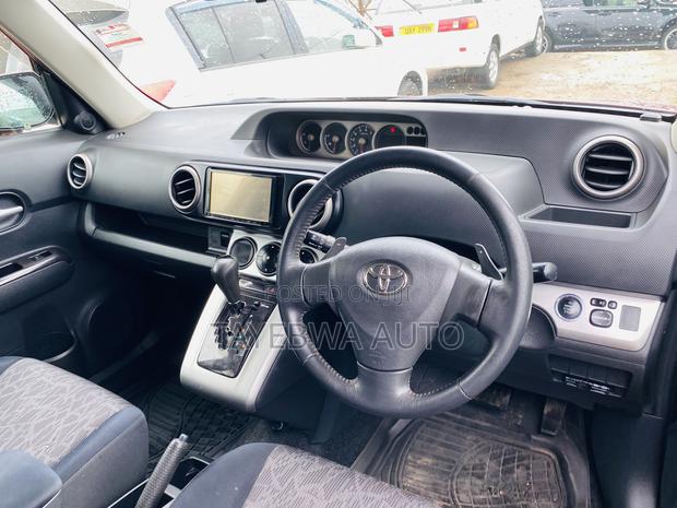 Toyota Corolla Rumion 2012
