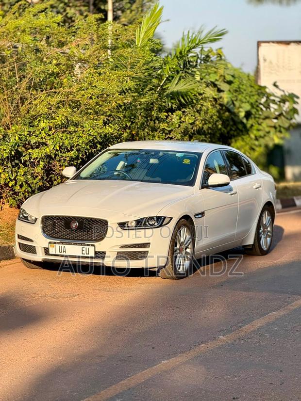 Jaguar XE 20d R-Sport AWD 2017 White