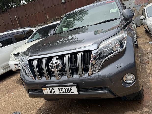 Toyota Land Cruiser Prado 2017 Gray