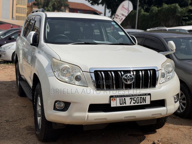 Toyota Land Cruiser Prado 2010 White