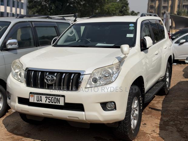 Toyota Land Cruiser Prado 2010 White