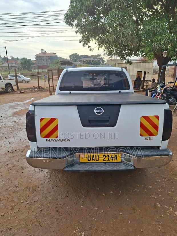 Nissan Navara 2012 White