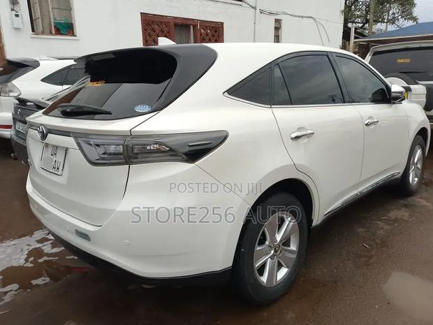 Toyota Harrier 2.0 2015 White
