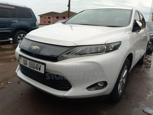 Toyota Harrier 2.0 2015 White