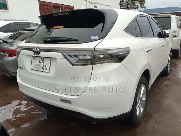 Toyota Harrier 2.0 2015 White