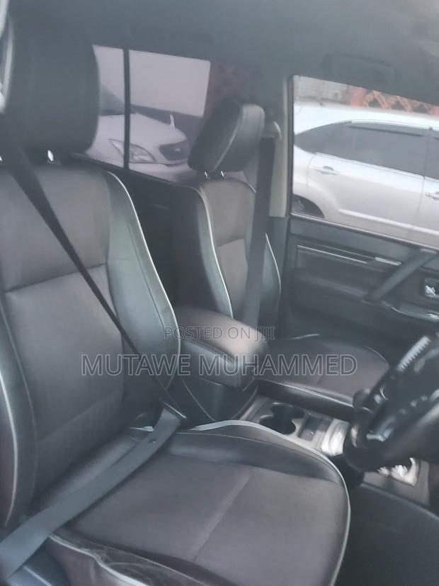 Mitsubishi Pajero 2010 White