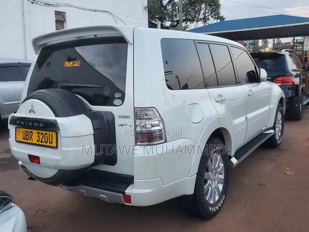 Mitsubishi Pajero 2010 White