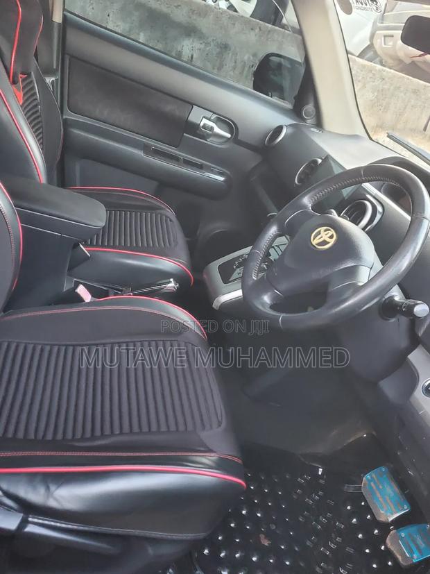 Toyota Corolla Rumion 2010 Black