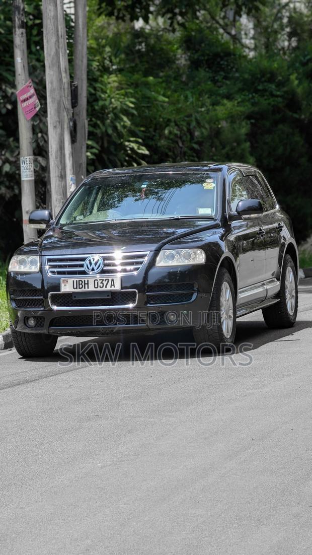 Volkswagen Touareg 2011 Black