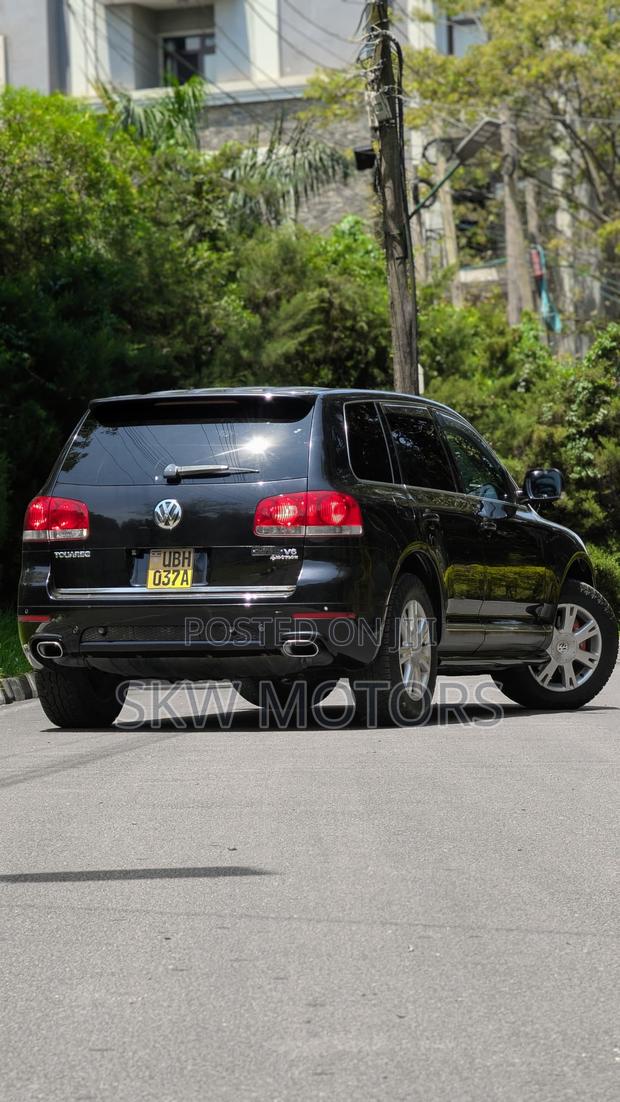 Volkswagen Touareg 2011 Black