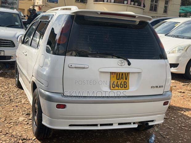 Toyota Raum 1999 White