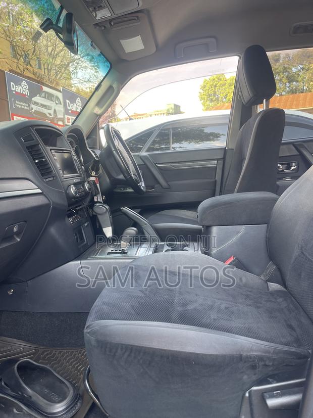 Mitsubishi Pajero 2006 Silver