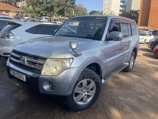 Mitsubishi Pajero 2006 Silver