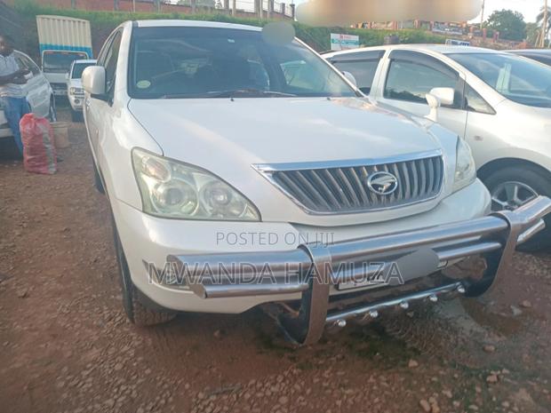 Toyota Harrier 2009 White
