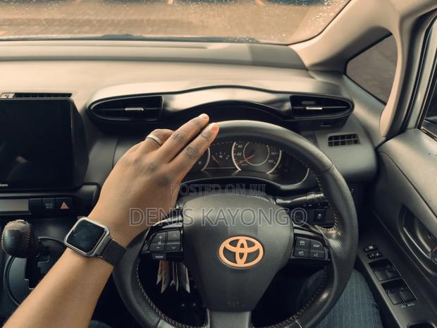 Toyota Wish 2011 Gray