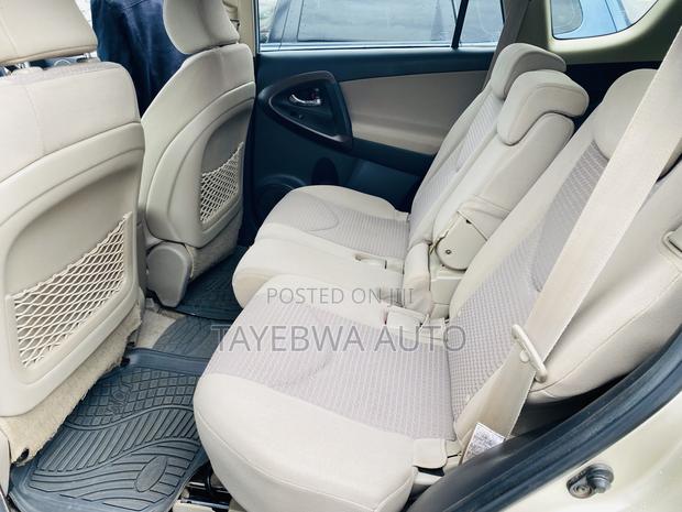 Toyota Vanguard 2011