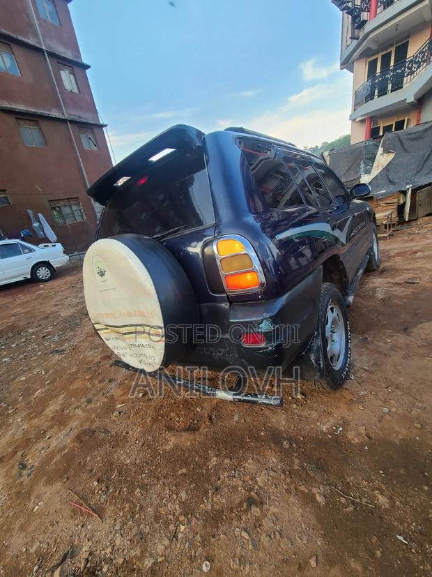 Toyota RAV4 Base 4x4 1999 Blue