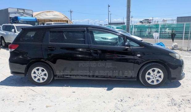 Toyota Wish 2013 Black