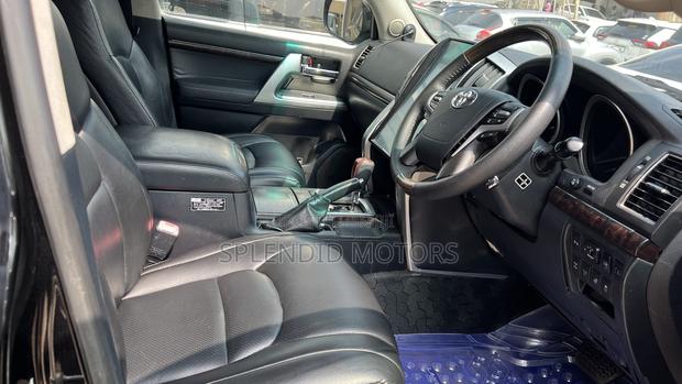 Toyota Land Cruiser 2017 Black