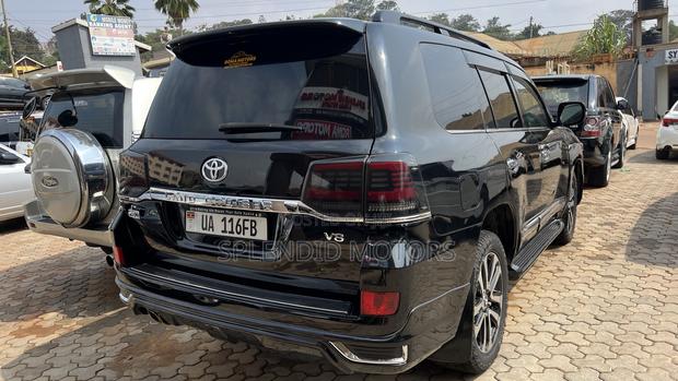 Toyota Land Cruiser 2017 Black