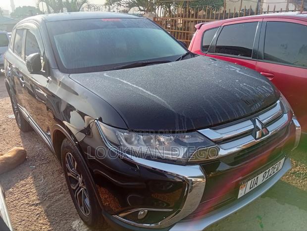 Mitsubishi Outlander 2.0 PHEV AWD 2017 Black