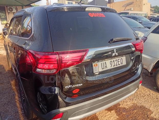 Mitsubishi Outlander 2.0 PHEV AWD 2017 Black