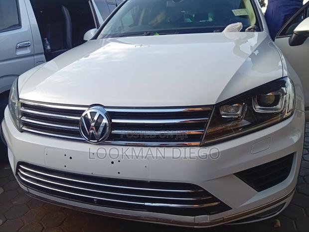 Volkswagen Touareg 2017 White