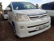 Toyota Noah 2.0 AWD (8 Seater) 2006 White for sale
