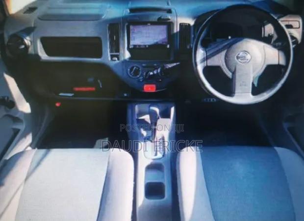 Nissan Advan 2015 Silver