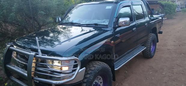 Toyota Hilux 1998 Green