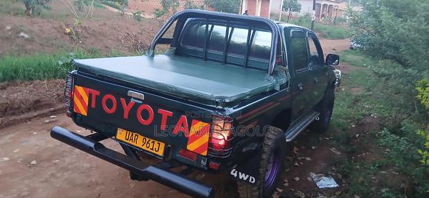 Toyota Hilux 1998 Green