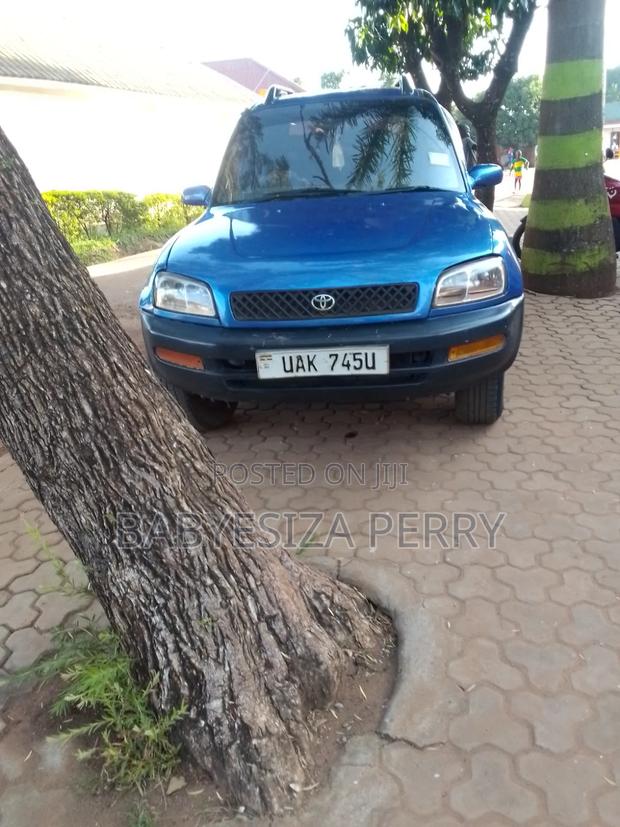 Toyota RAV4 Automatic 2000 Blue