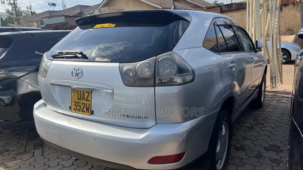 Toyota Harrier 2004 Silver