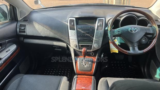 Toyota Harrier 2004 Silver