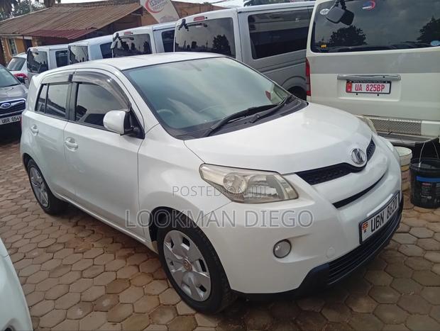 Toyota IST 2010 White