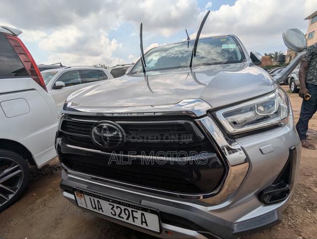 Toyota Hilux 2020 Silver