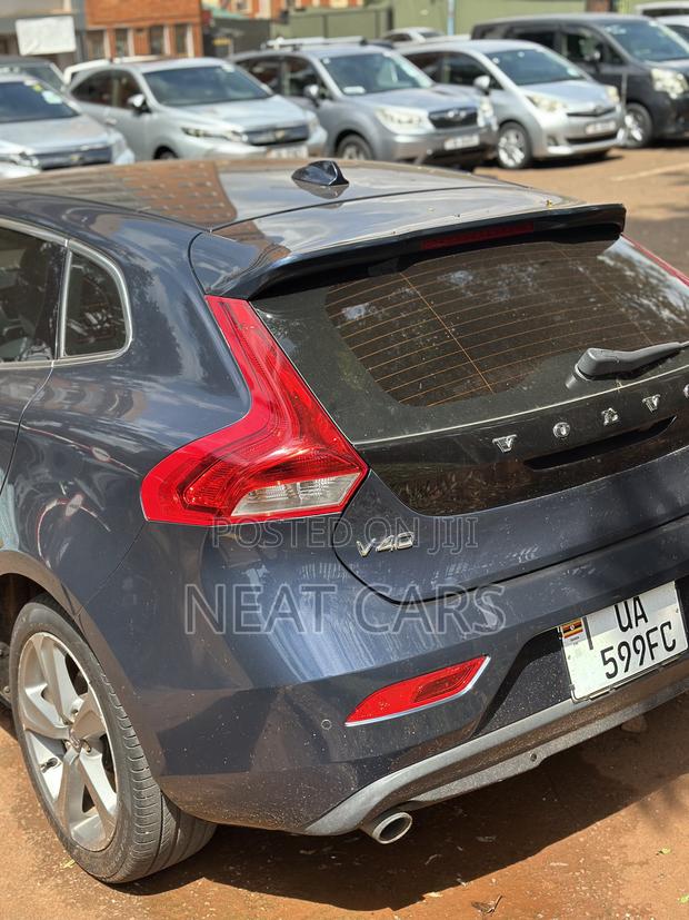Volvo V40 2016 Blue
