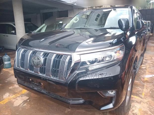 Toyota Land Cruiser Prado 2017 Black