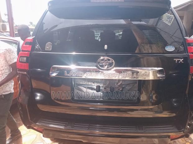 Toyota Land Cruiser Prado 2017 Black
