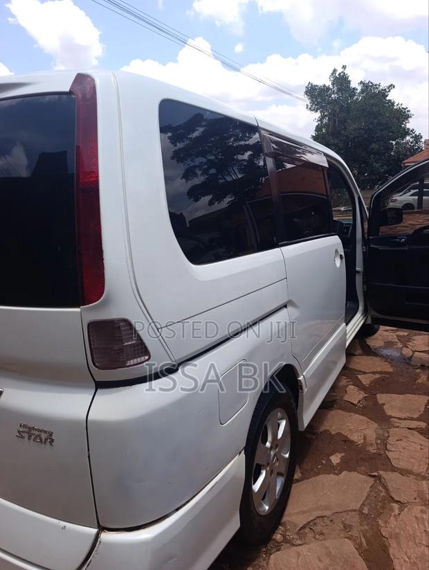 Nissan Serena 2010 White