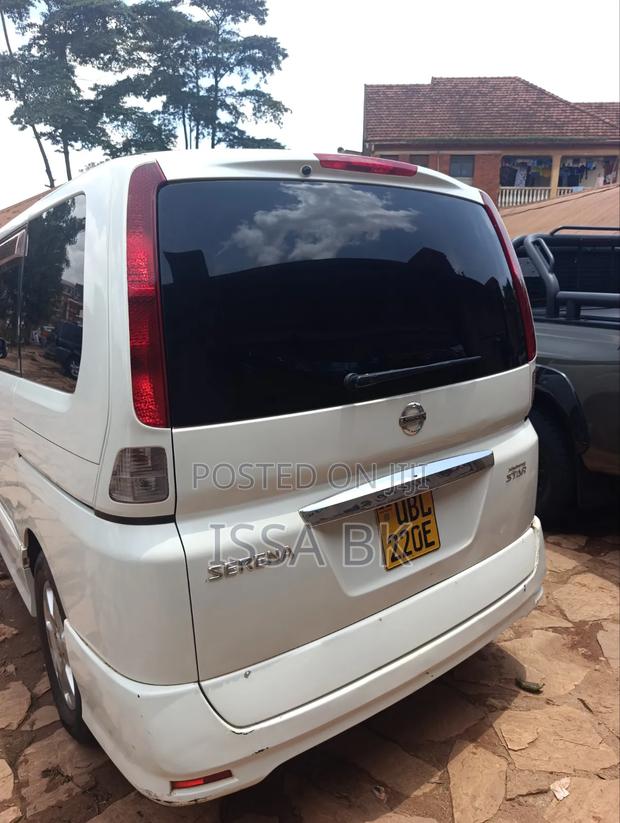 Nissan Serena 2010 White