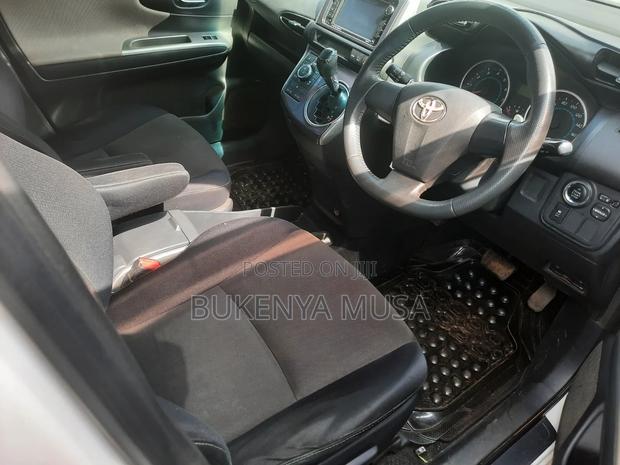 Toyota Wish 2012 White
