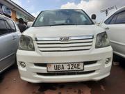Toyota Noah 2004 White for sale