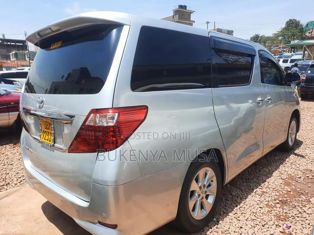 Toyota Alphard 2007 Silver